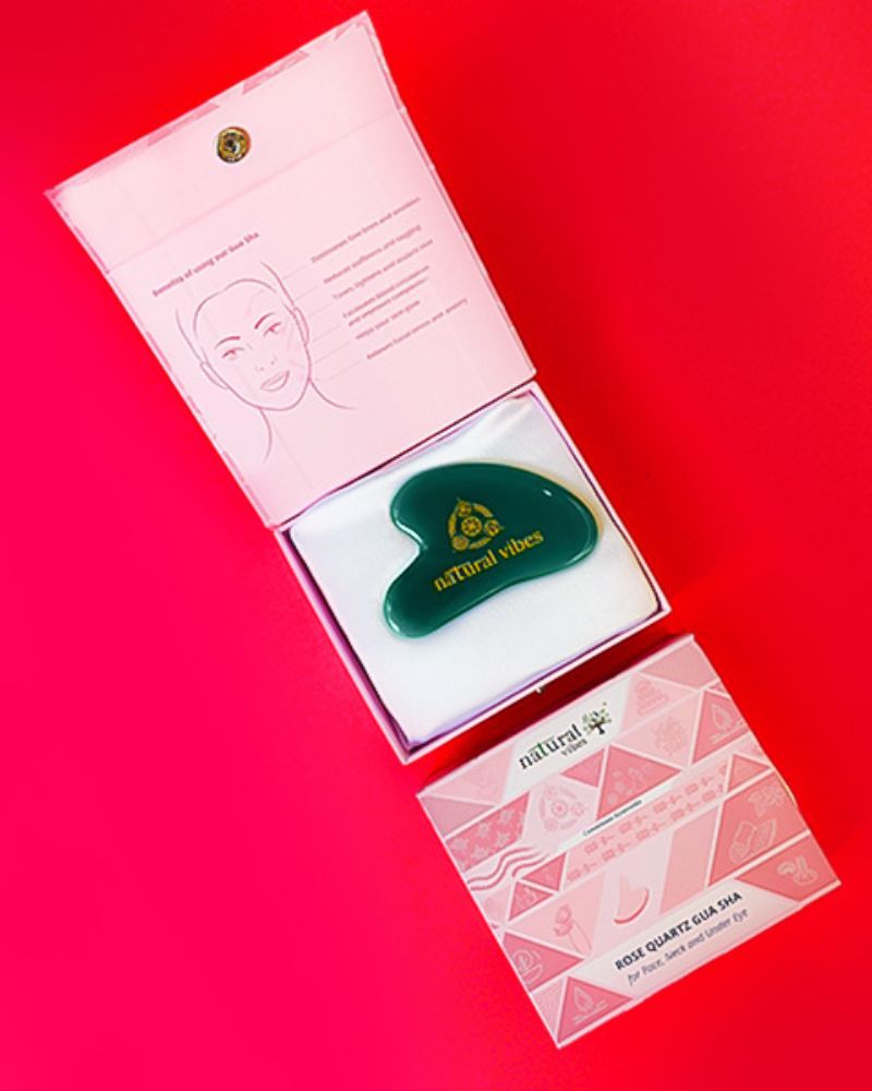 Jade Gua Sha for Face Massage with Gold Beauty Elixir Oil ( 3ml ) (Full Size)